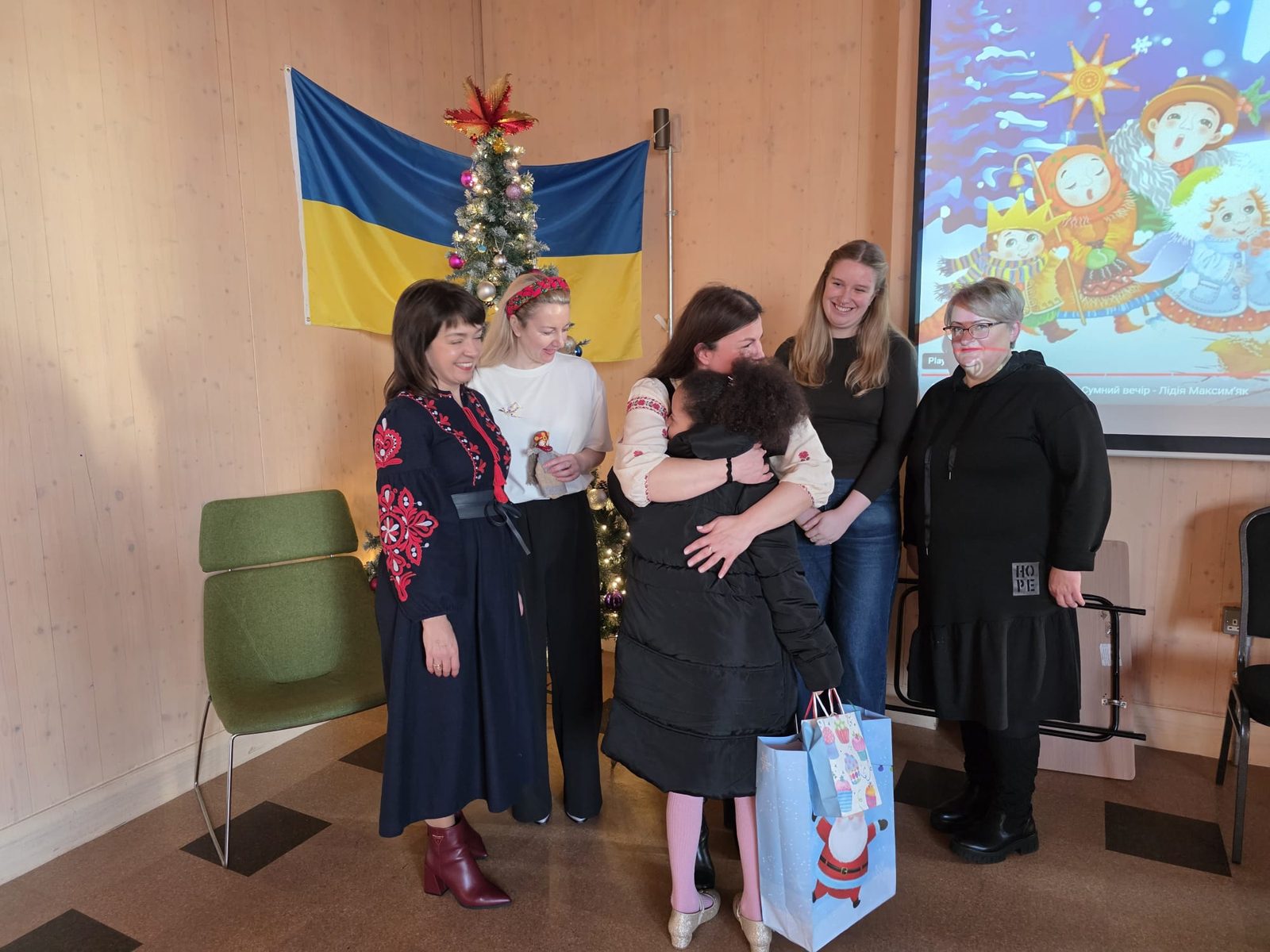 Українські колядки на різдвяному святі громади